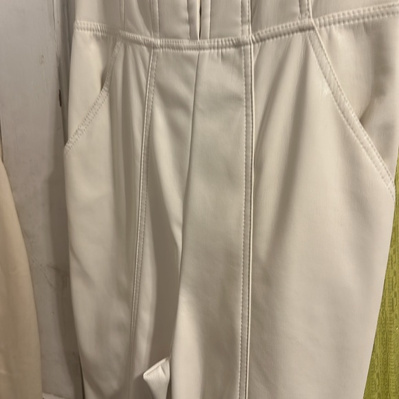 ✔️# 95B Brand new with tags Alice + Olivia Chelsea Faux Leather corset jumpsuit - Picture 6 of 15